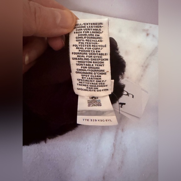 UGG logo Quilted Black leather Gloves size L - Picture 7 of 8